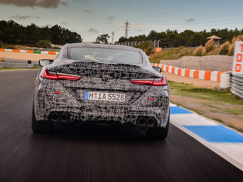 محبو السرعة والأناقة على موعد مع سيارة BMW M8 الجديدة كلياً
